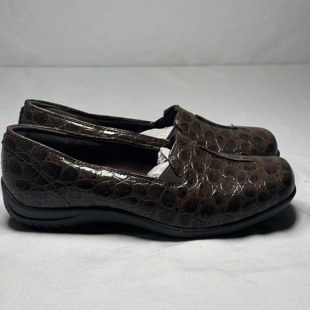Womens Brown Croc Embossed Comfort Flats Slip‎ On Casual Shoes Size 6.5 Wide